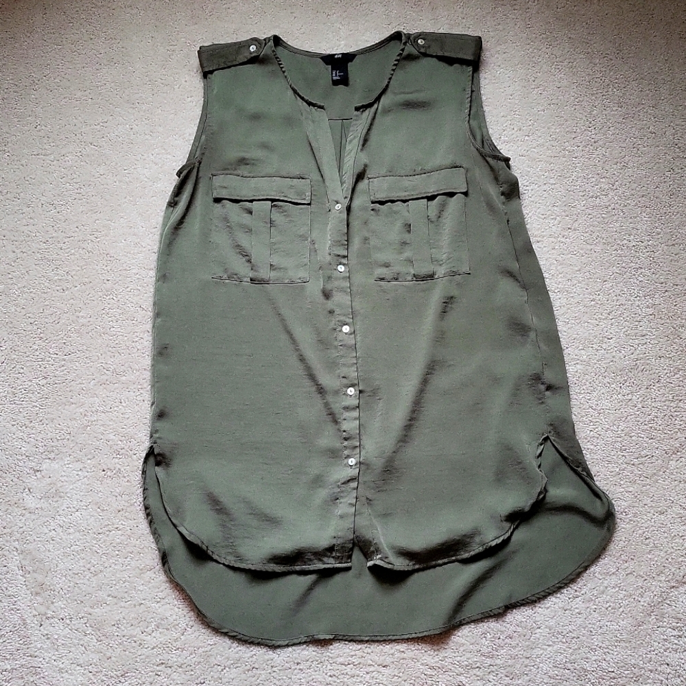 Sleevless blouse